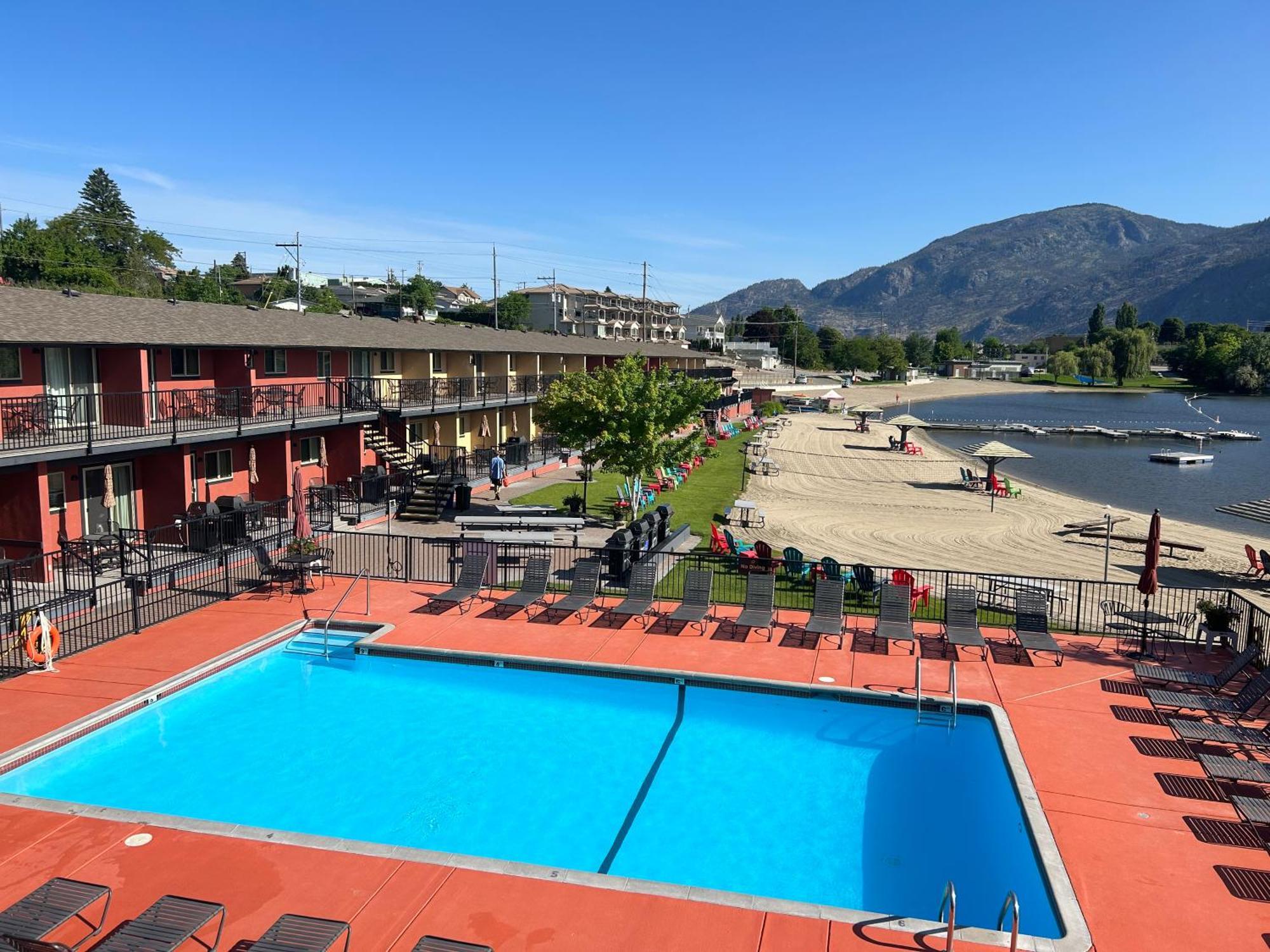 Safari Beach Resort Osoyoos Exteriör bild